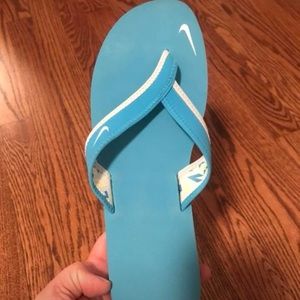 Nike Sandals / Teal Blue 
Size - w10
Gently Used